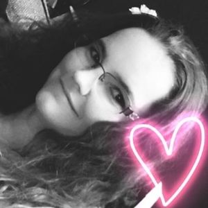 Meet your Posher, Cassandra